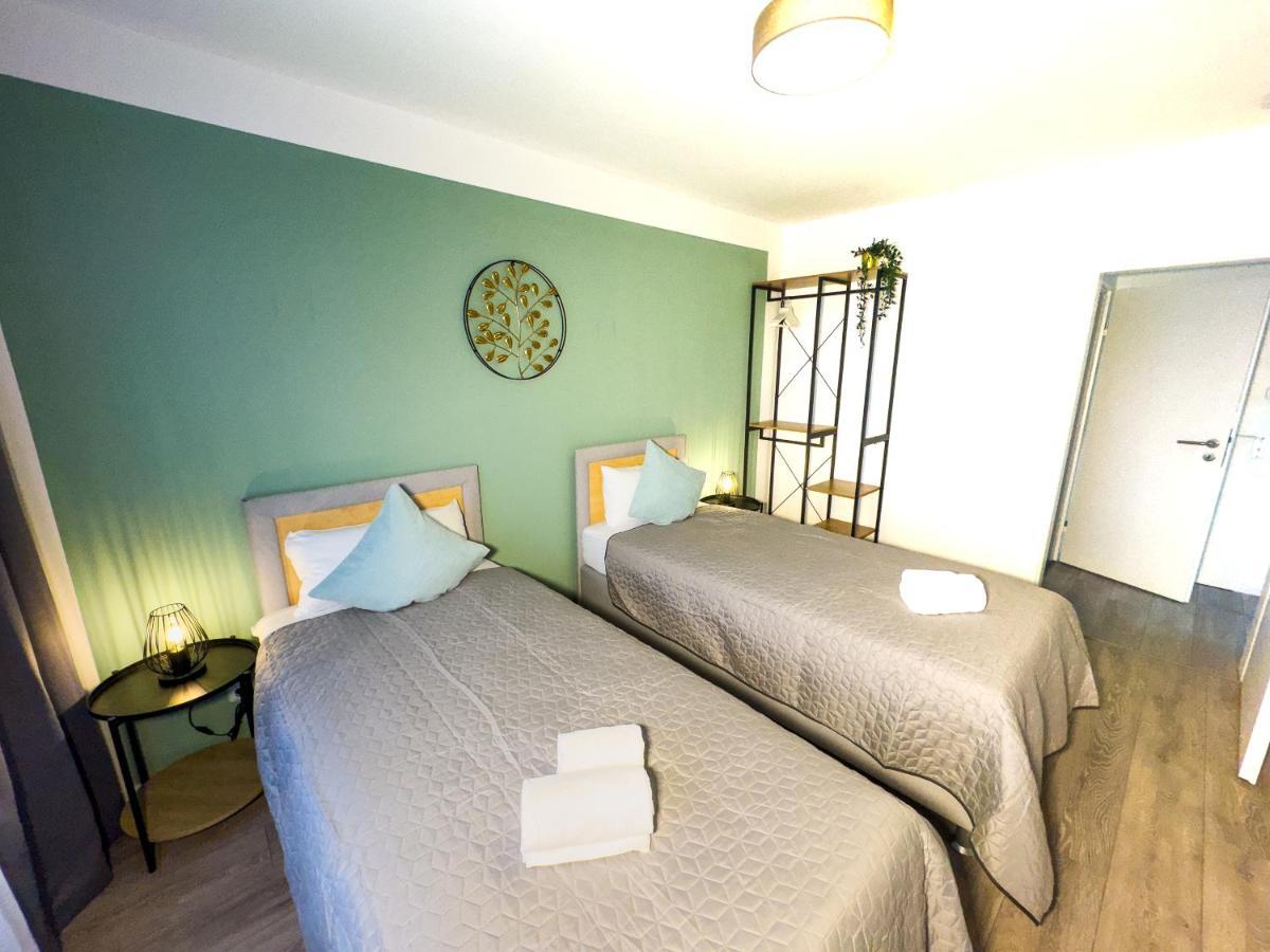 Immostay #6 - Ferienhaus 4 Zimmer Fuer 8 Personen, Wifi & Zentrum BRE Exterior foto